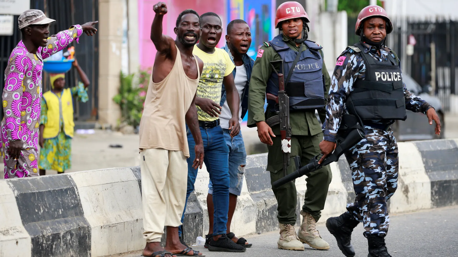 Nigerian state imposes curfew after looting of warehouses