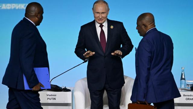 Putin pledges free grain to African leaders despite sanctions