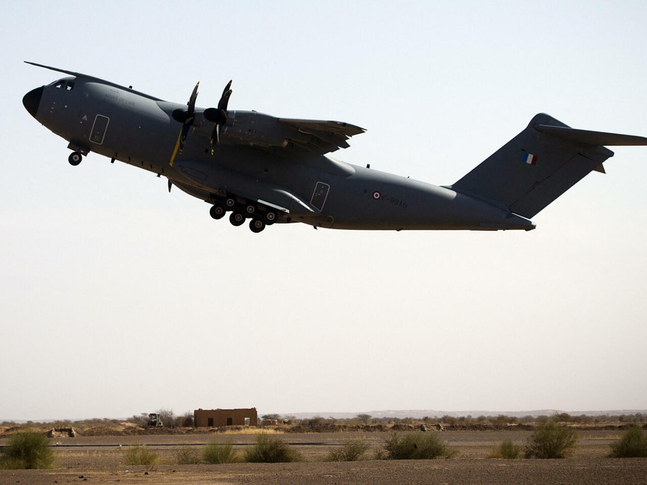 Algeria closes airspace to French military flights