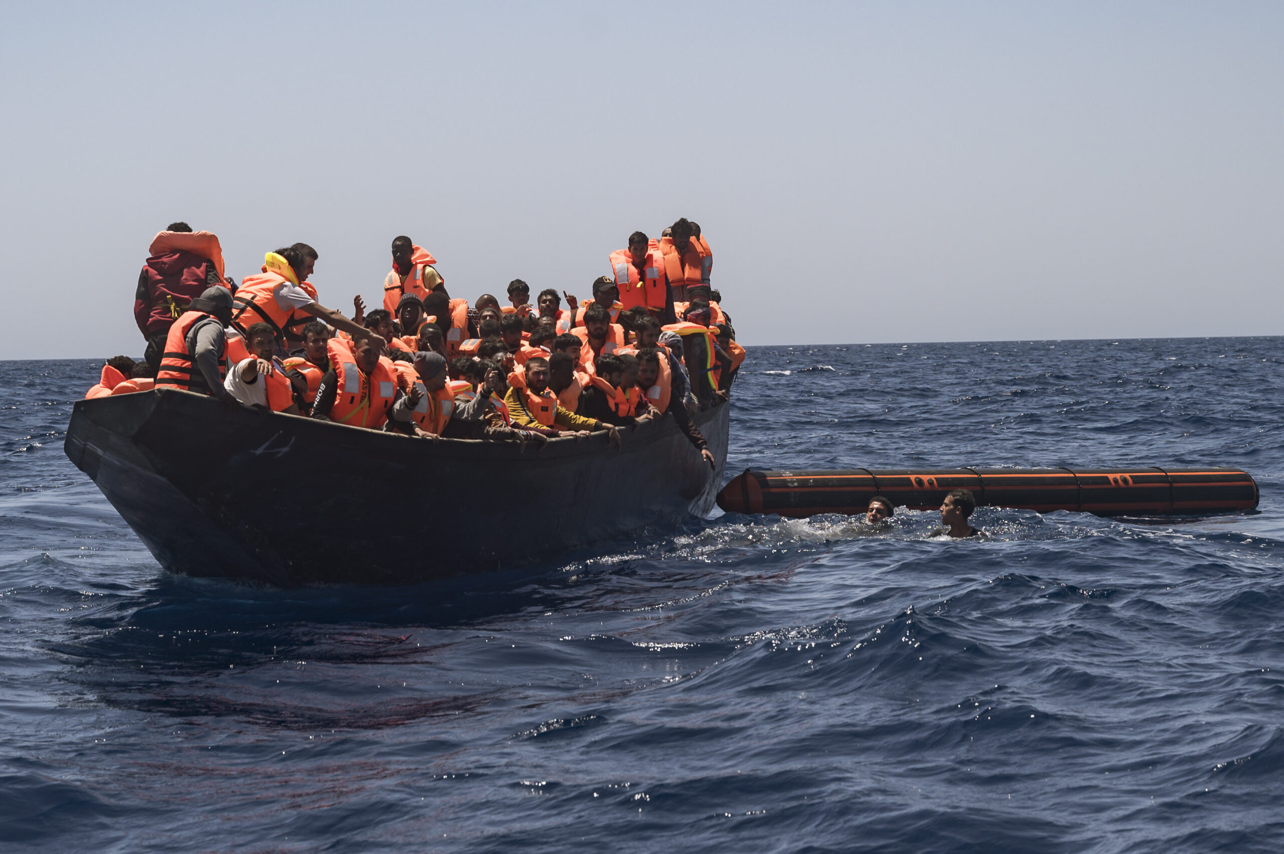 5 dead, 7 missing as migrant boat sinks off Tunisia