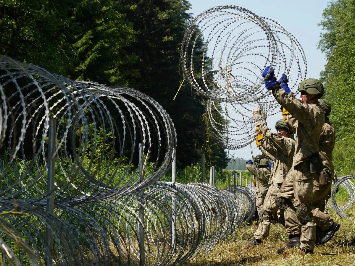 US advises citizens to depart Belarus as Lithuania seals border