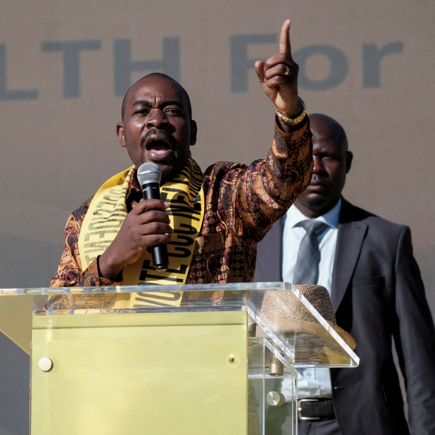 Huge rally in support of Zimbabwean opposition leader before election