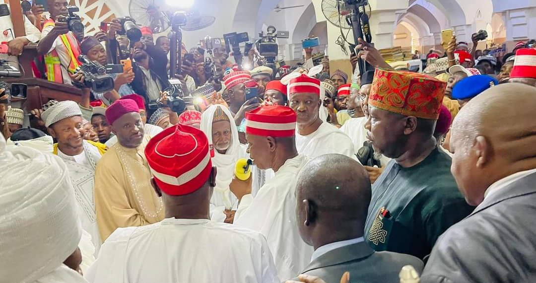 Mass Nigerian wedding marries 1,800 couples