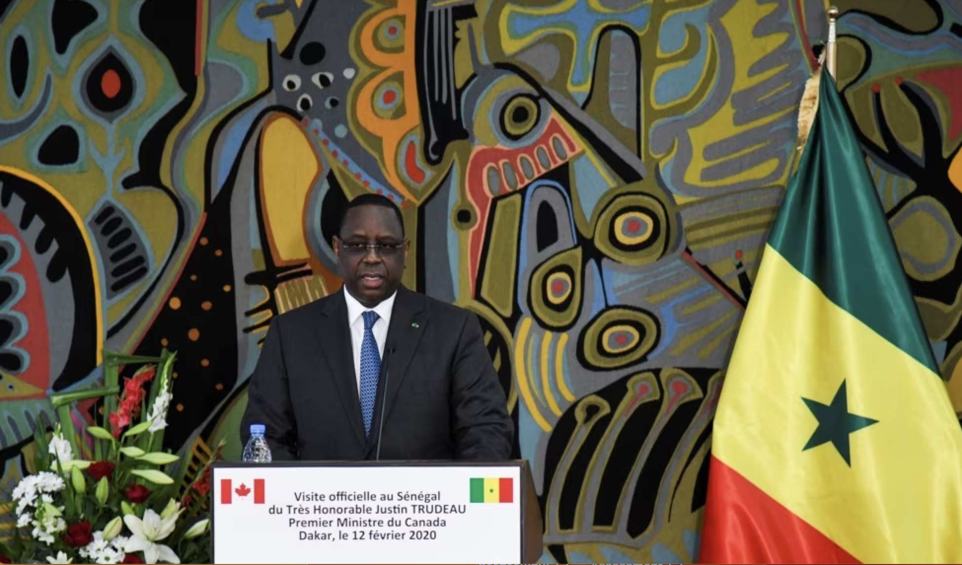 Senegal president dissolves government