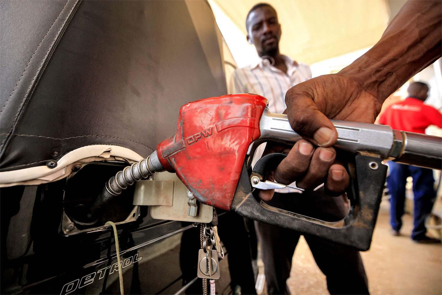 Prices of petrol and diesel rise to $3 per liter in Sudan