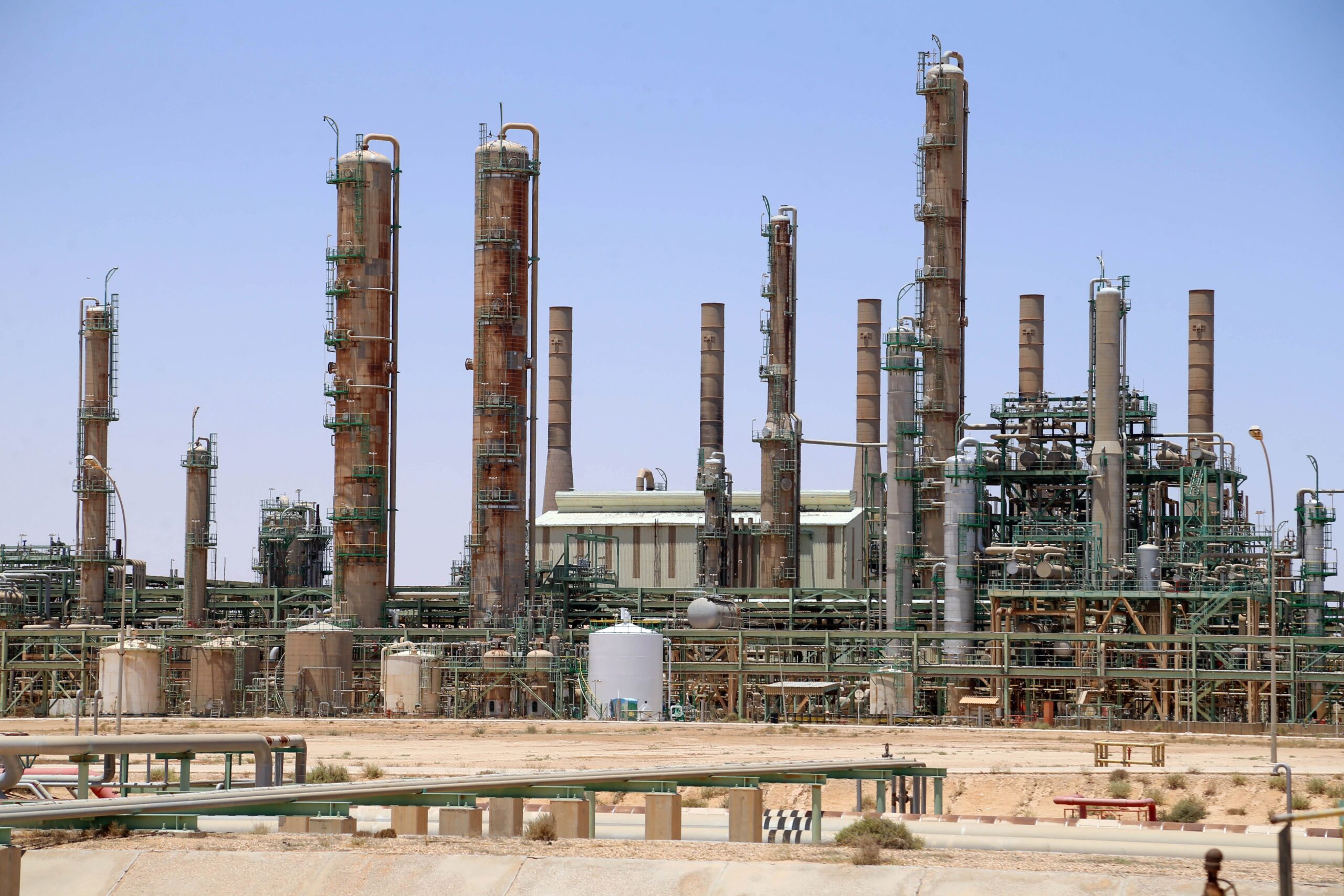 Libya raises oil facility guards’ pay to avert oil shutdown