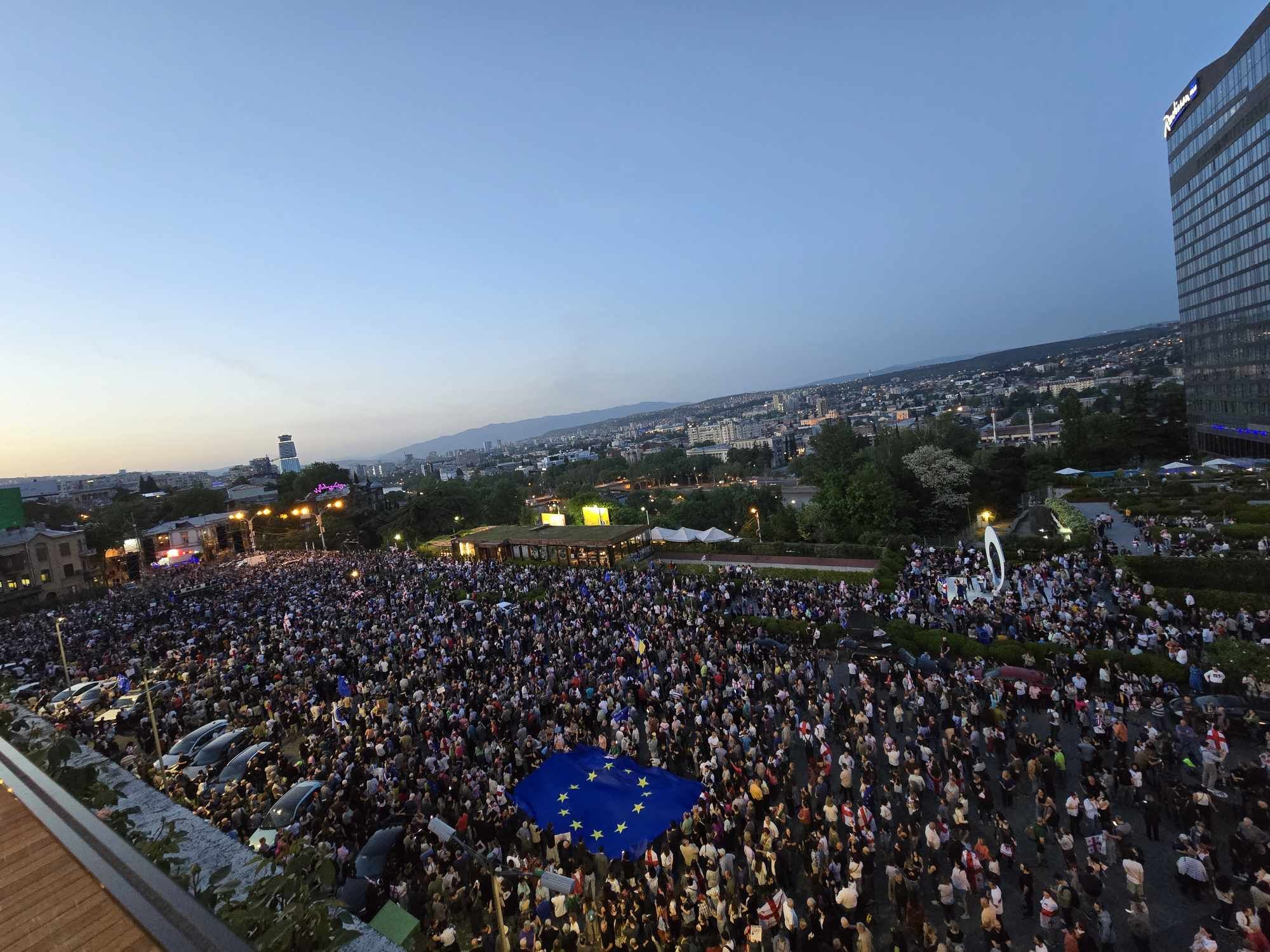 Pro-EU rally floods Tbilisi streets against controversial Russia law