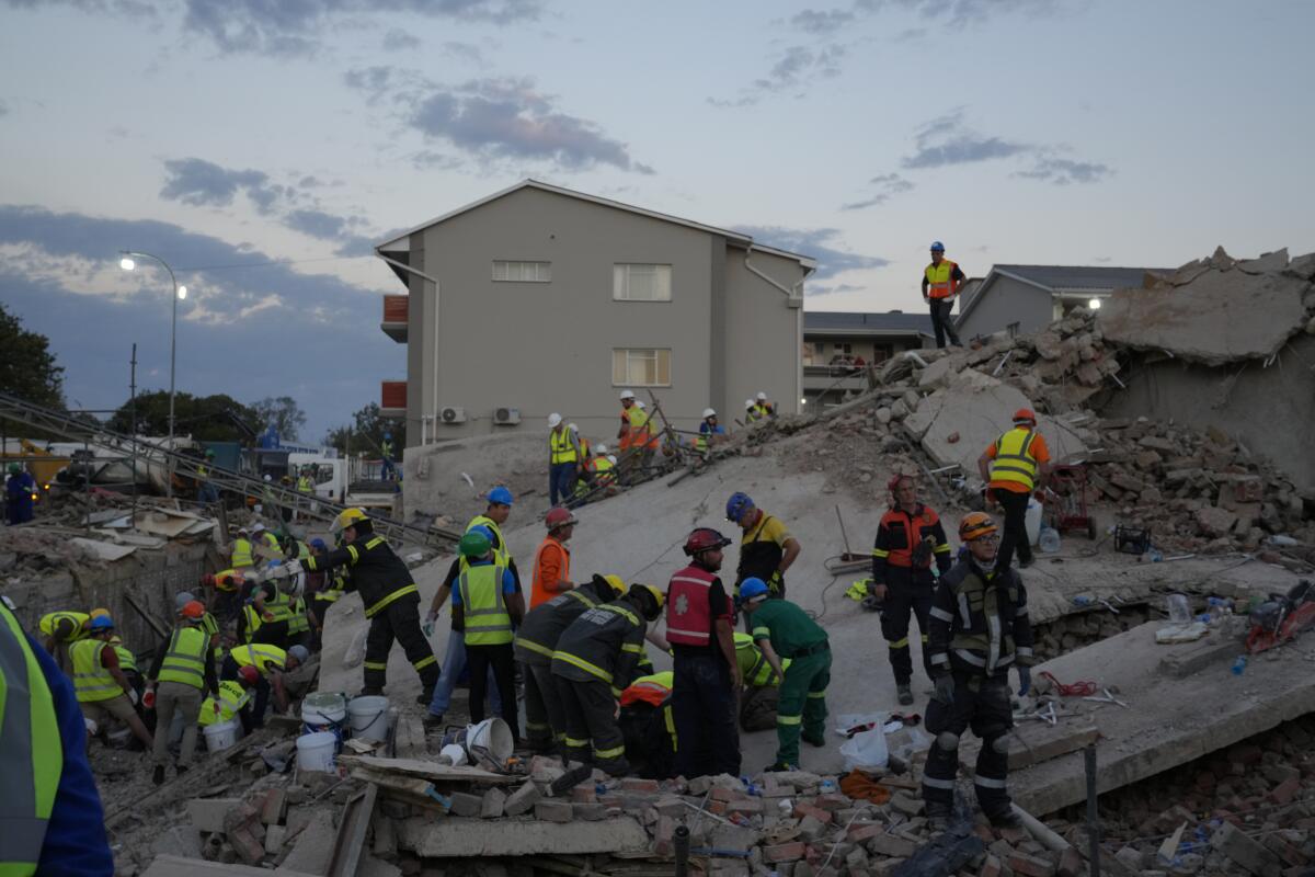 Search concludes in South African building collapse