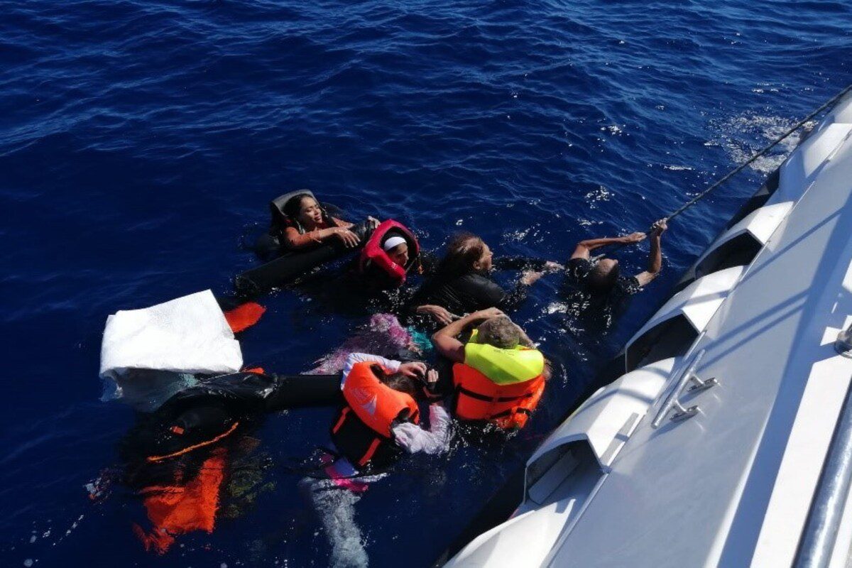 Turkey rescues 26 irregular migrants in Aegean Sea