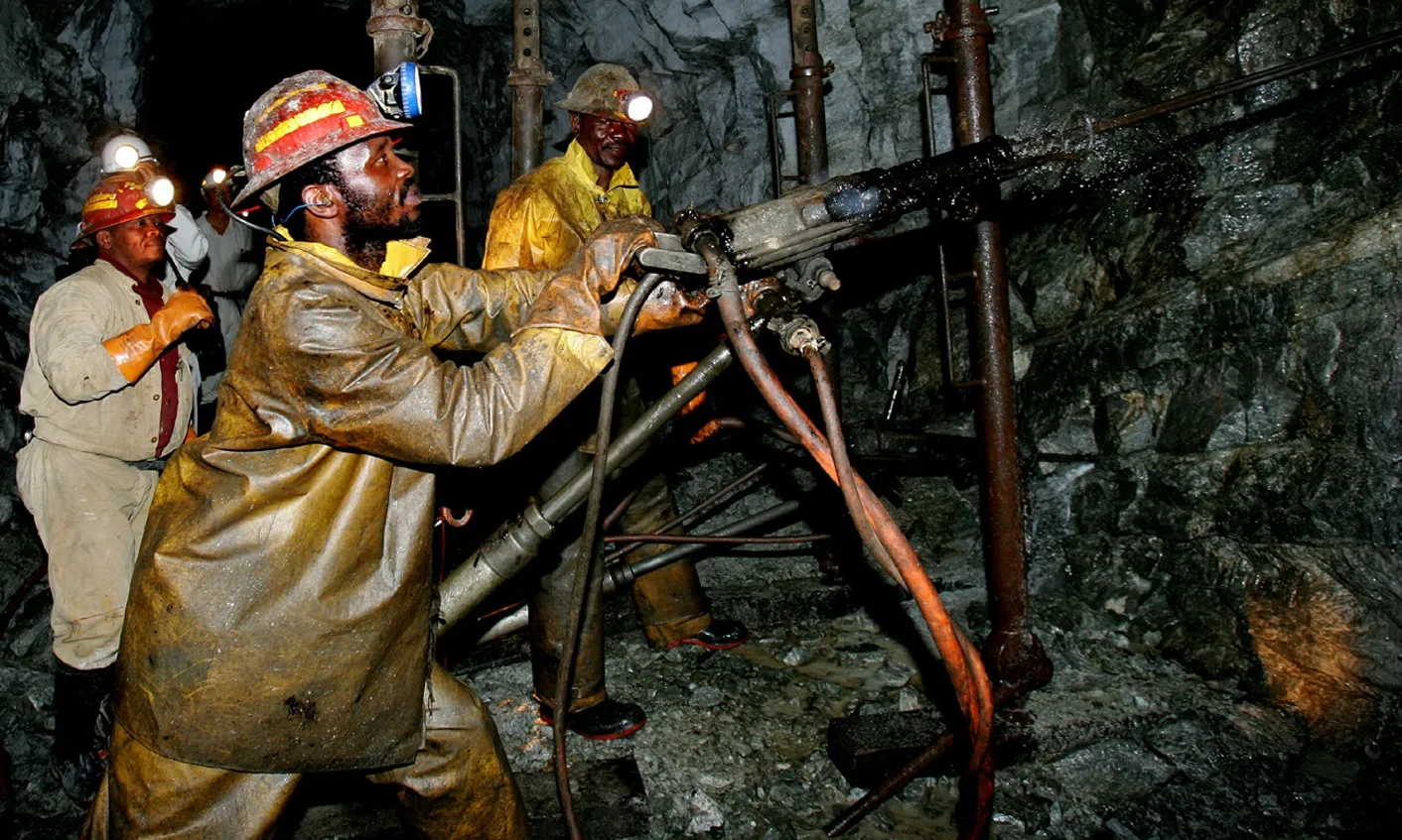 Zimbabwe’s platinum sector struggles with unpaid export income