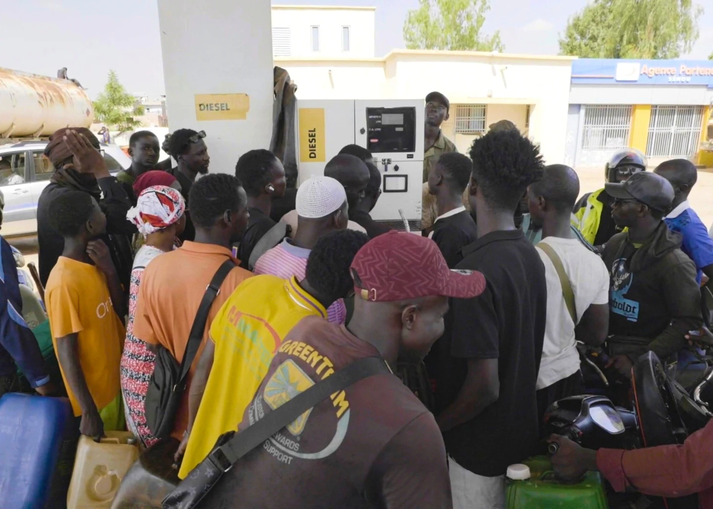Militants choke Mali’s fuel supply as Bamako queues stretch long