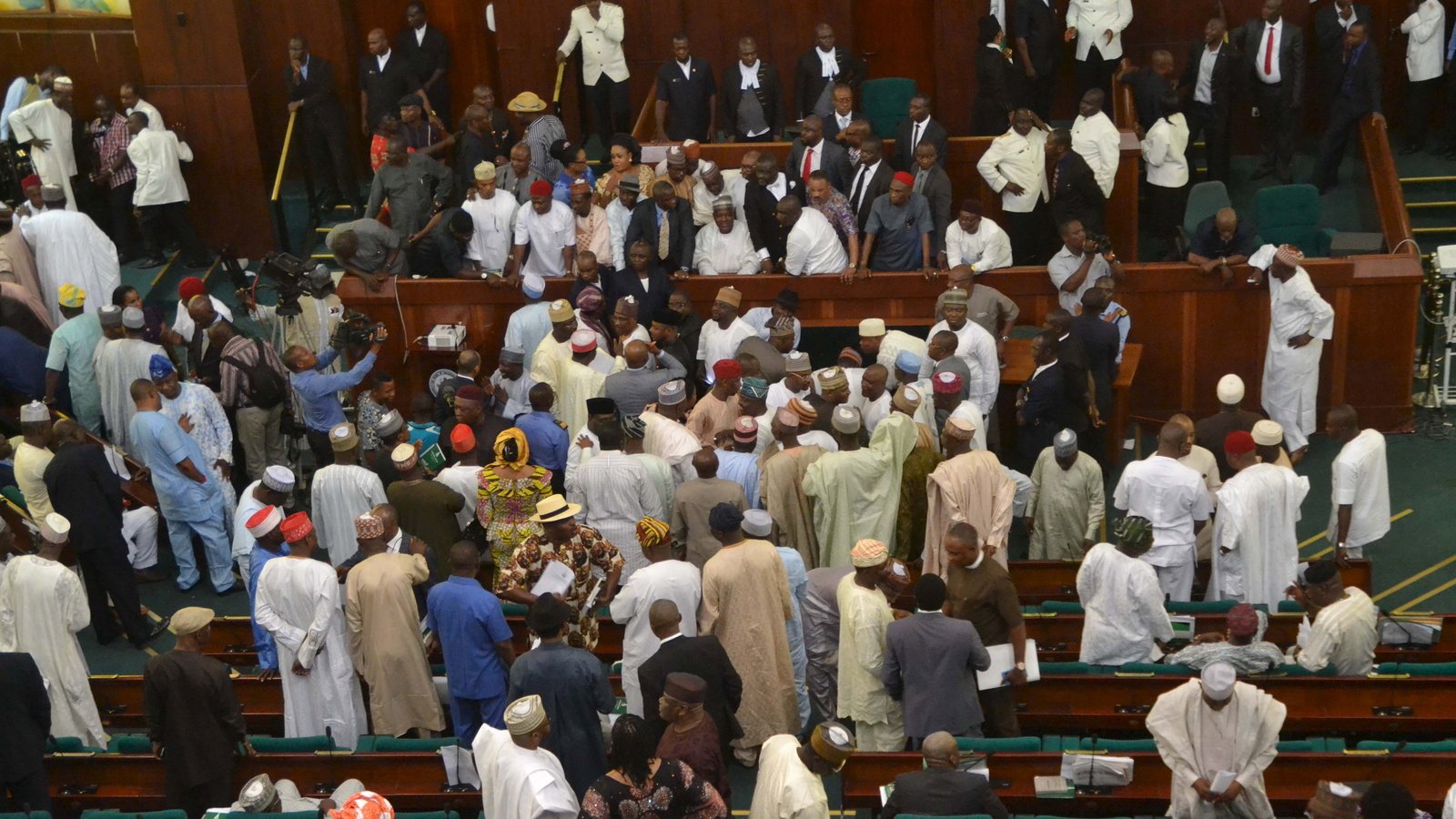 Nigerian lawmakers launch probe into billions in international aid