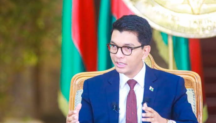 Rajoelina vows to end blackouts in a year or quit