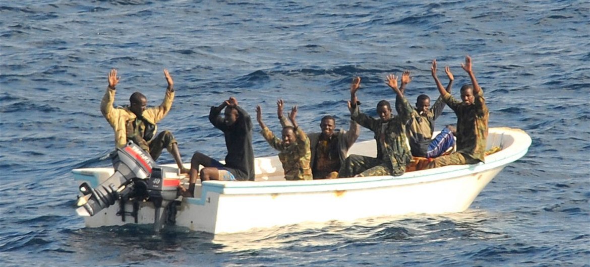 EU warship sails to Somalia coast after new pirate attack alert