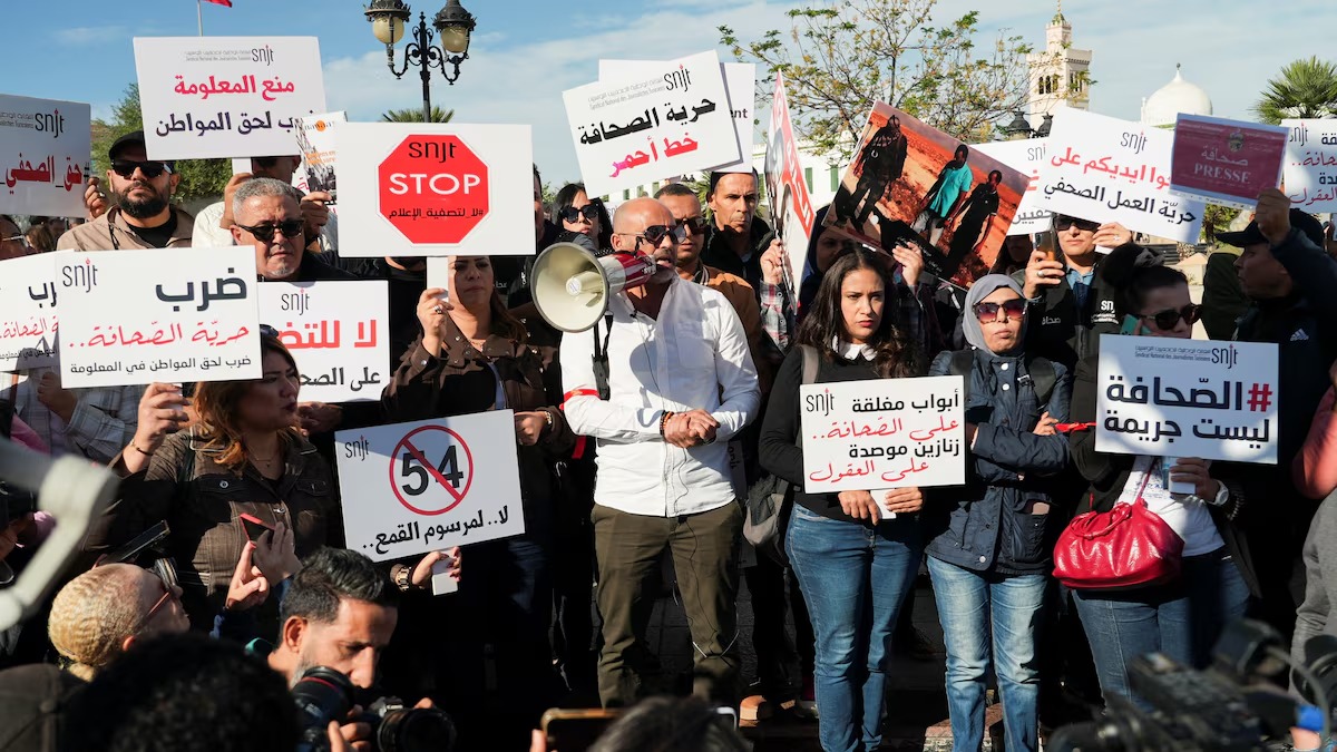 Tunisian journalists rally against media crackdown