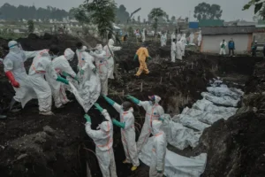 Officials uncover mass graves amid eastern Congo fighting surge