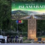 Iran and US envoys travel to Pakistan for renewed peace talks