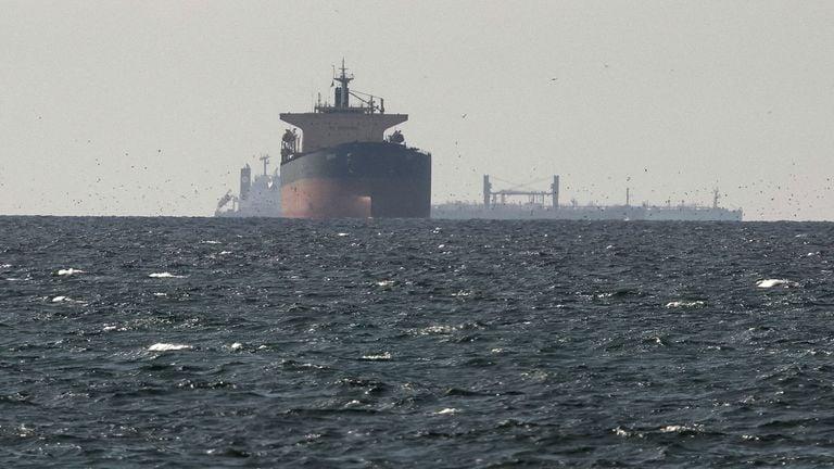 US and Iran move toward temporary deal to halt conflict