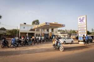 Mali blockade deepens as jihadists burn vehicles near Bamako