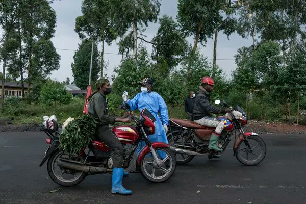 Uganda halts public transport to DRC over Ebola outbreak fears