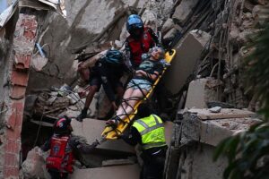 Venezuela quake death toll climbs to nearly 2,000
