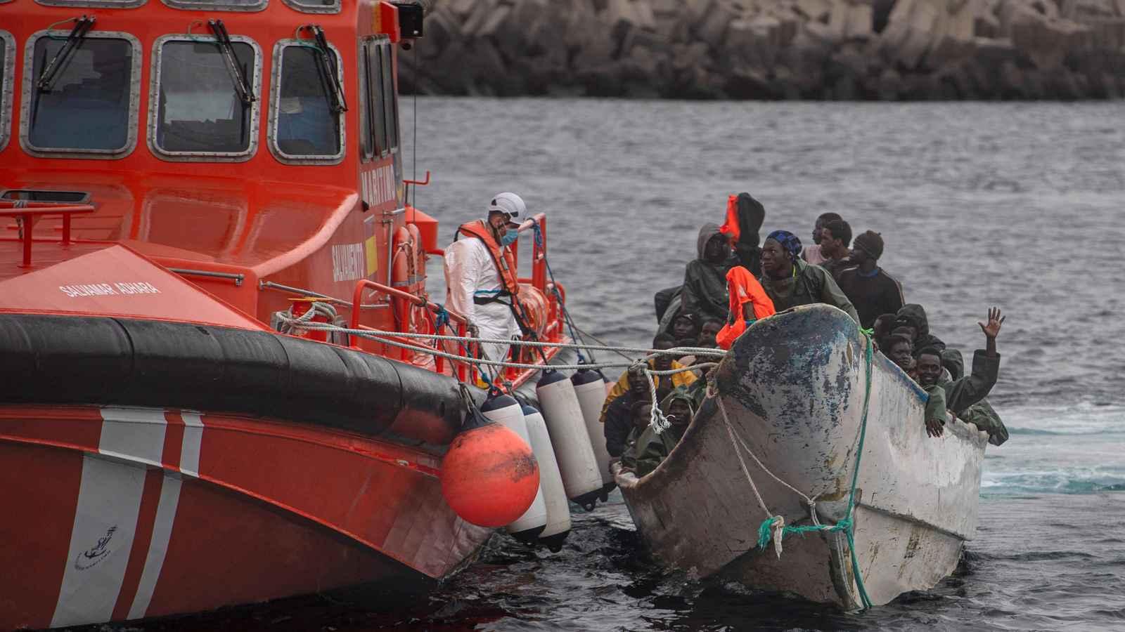 At least 143 migrants feared dead in Mauritania shipwreck