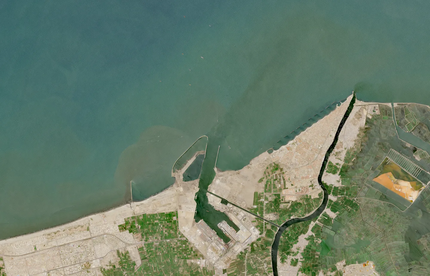 Egypt drone strike threatens navigation safety through Suez Canal
