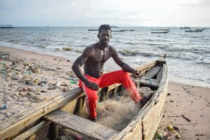 Sierra Leone fishermen blame foreign trawlers for collapsing catches