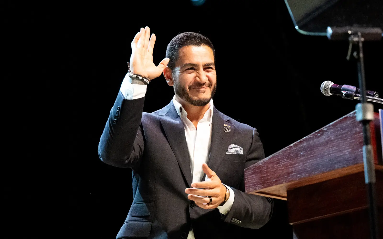 Michigan Democrat of Egyptian origin wins US Senate nomination
