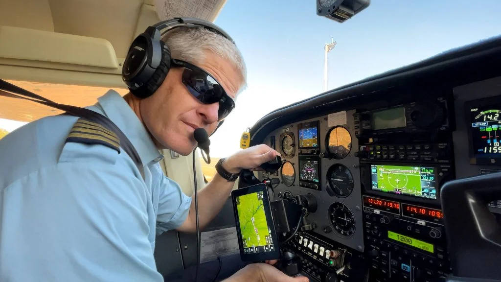 Missionary pilot Kevin Rideout freed after nine months in Niger